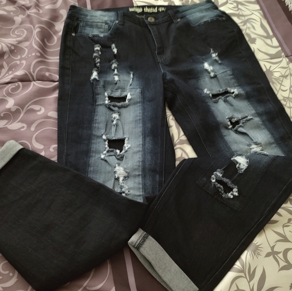 New! Indigo Threads distressed jeans . Dark wash. - Picture 5 of 8